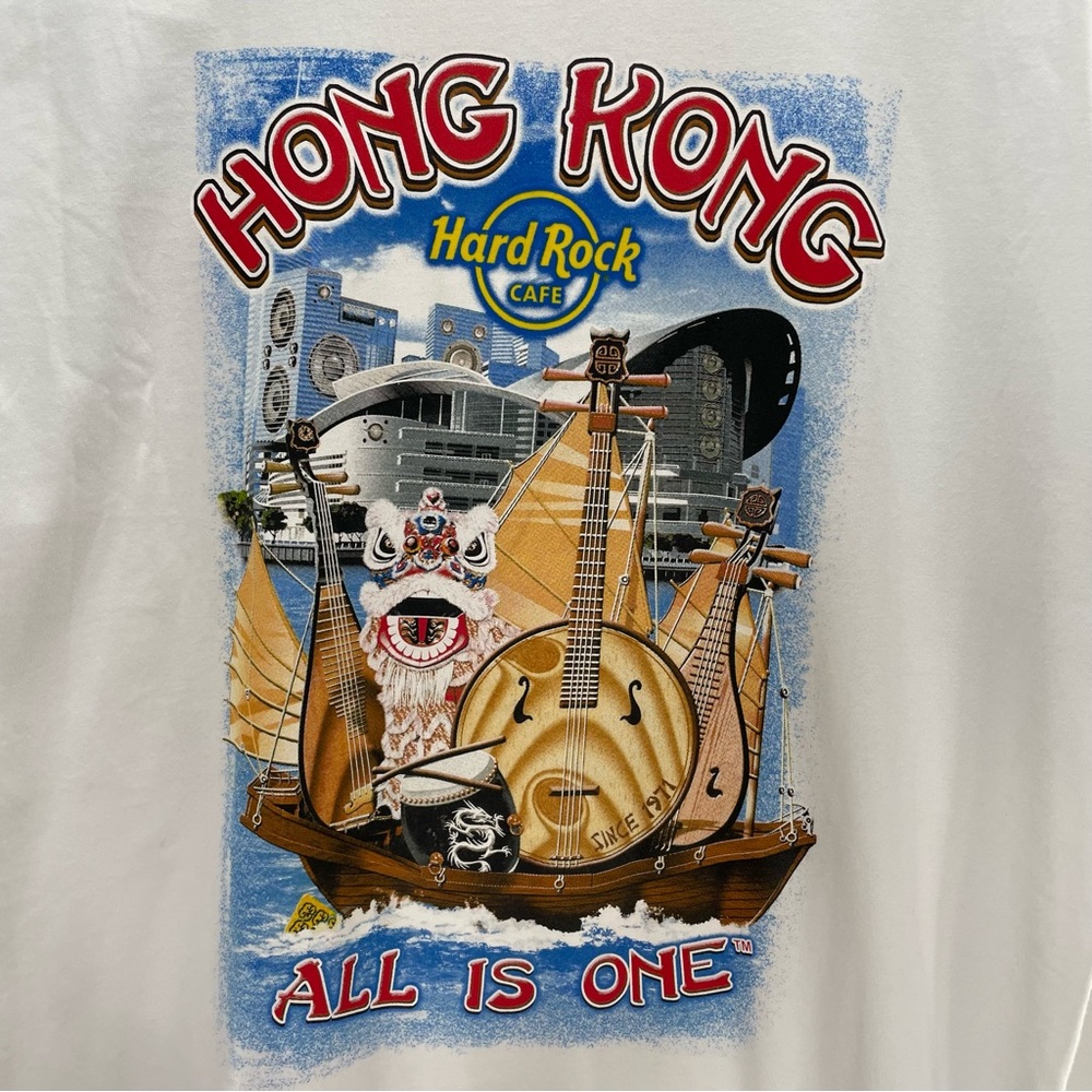 Hard Rock Cafe NWT "HONG KONG" 100% Cotton Tee Shirt "All is One"  in Size XL